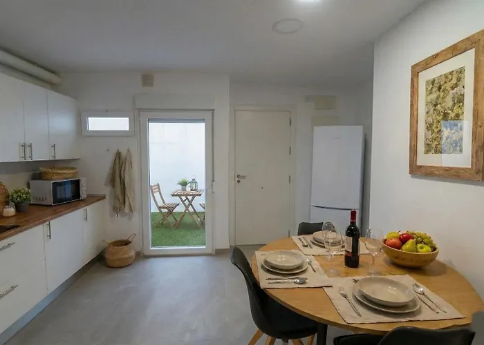 Benalua Con Parking لقنت