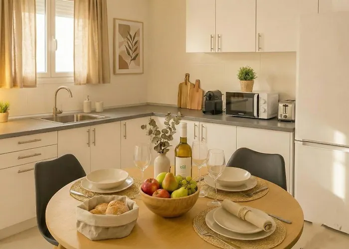 Benalua Con Parking بيت ضيافة